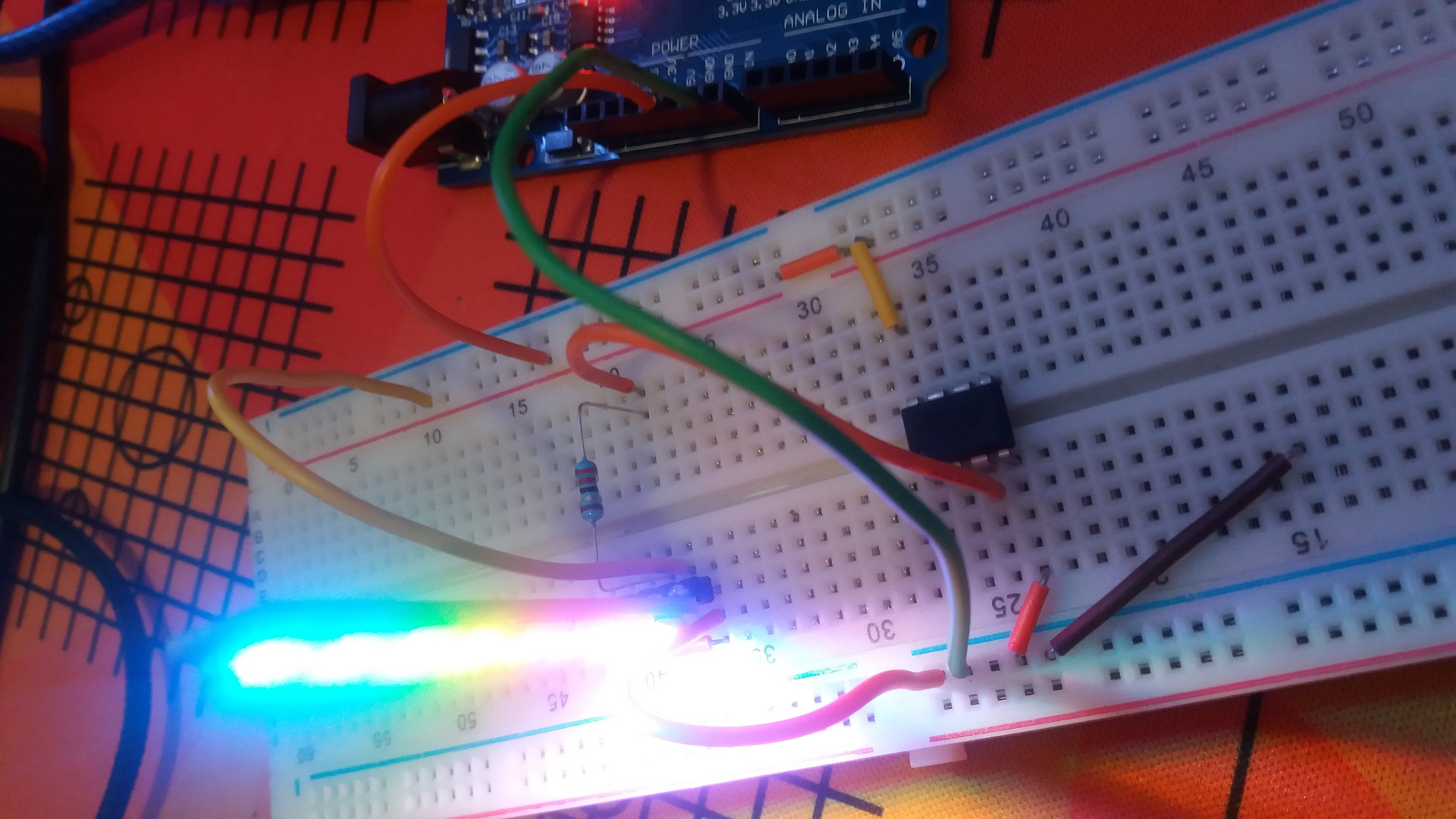 The Neopixels in action commanded by the ATtiny85